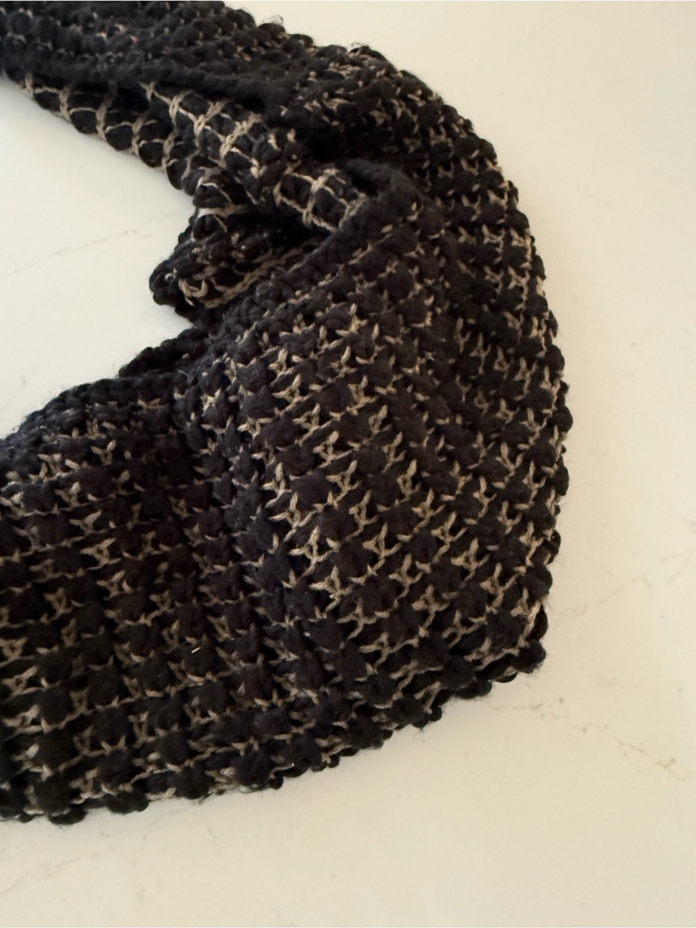 Chunky Knit Infinity Scarf Black Gray Marled Loop Scarf Winter Cozy - Picture 3 of 4